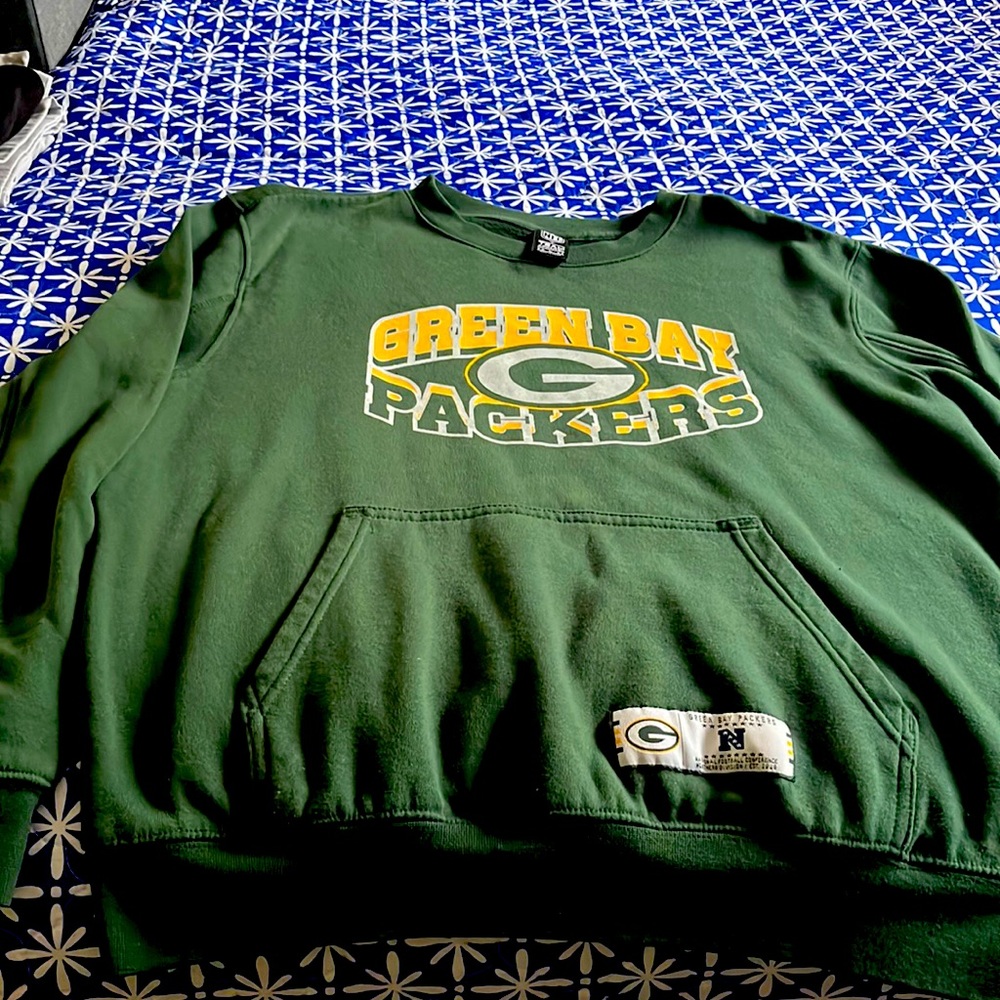 NFL Team Apparel Green Bay Packers sweatshirt with kangaroo pocket